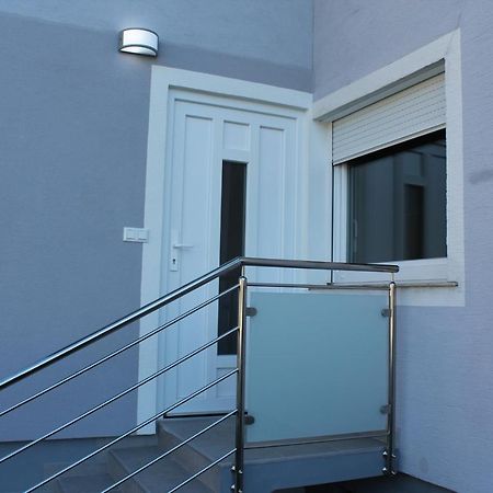 מריבור Petite Apartment מראה חיצוני תמונה