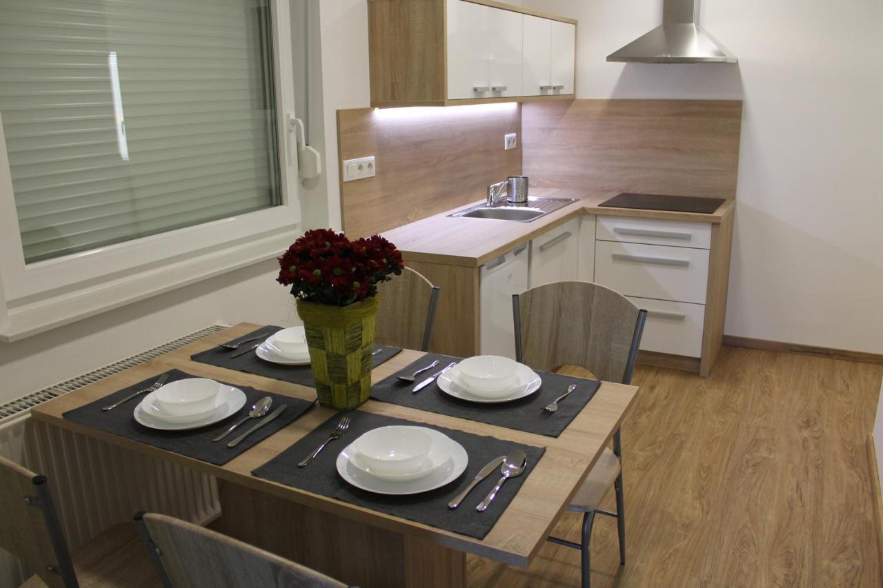מריבור Petite Apartment מראה חיצוני תמונה