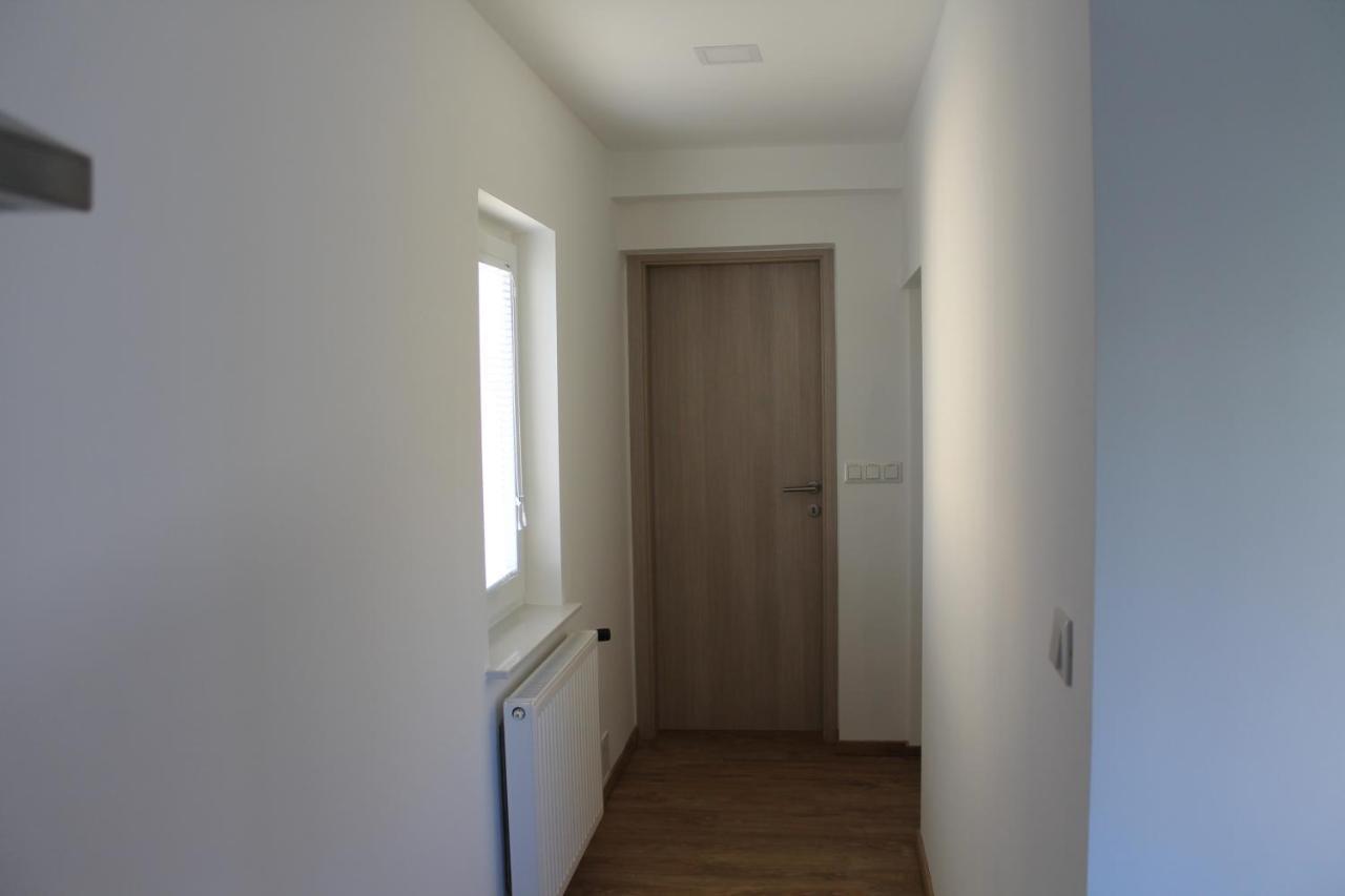 מריבור Petite Apartment מראה חיצוני תמונה